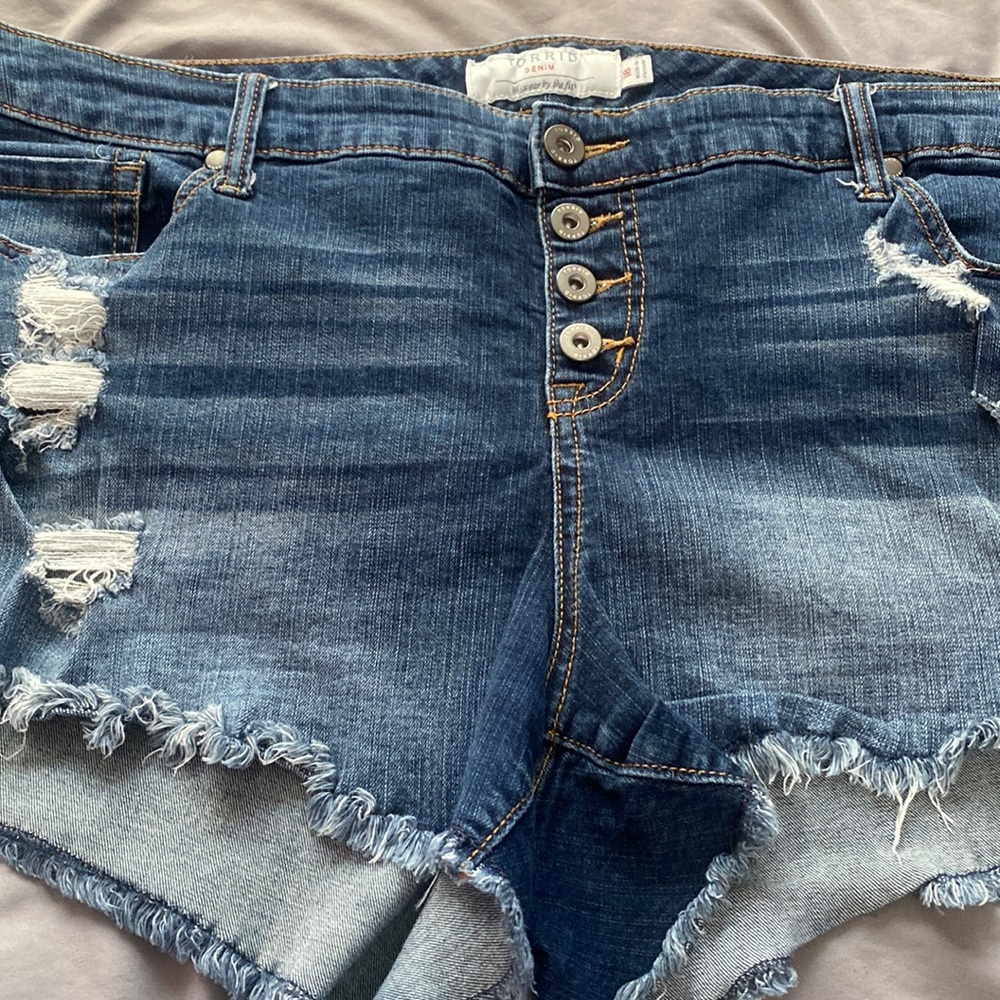 Torrid shorts - Picture 2 of 4